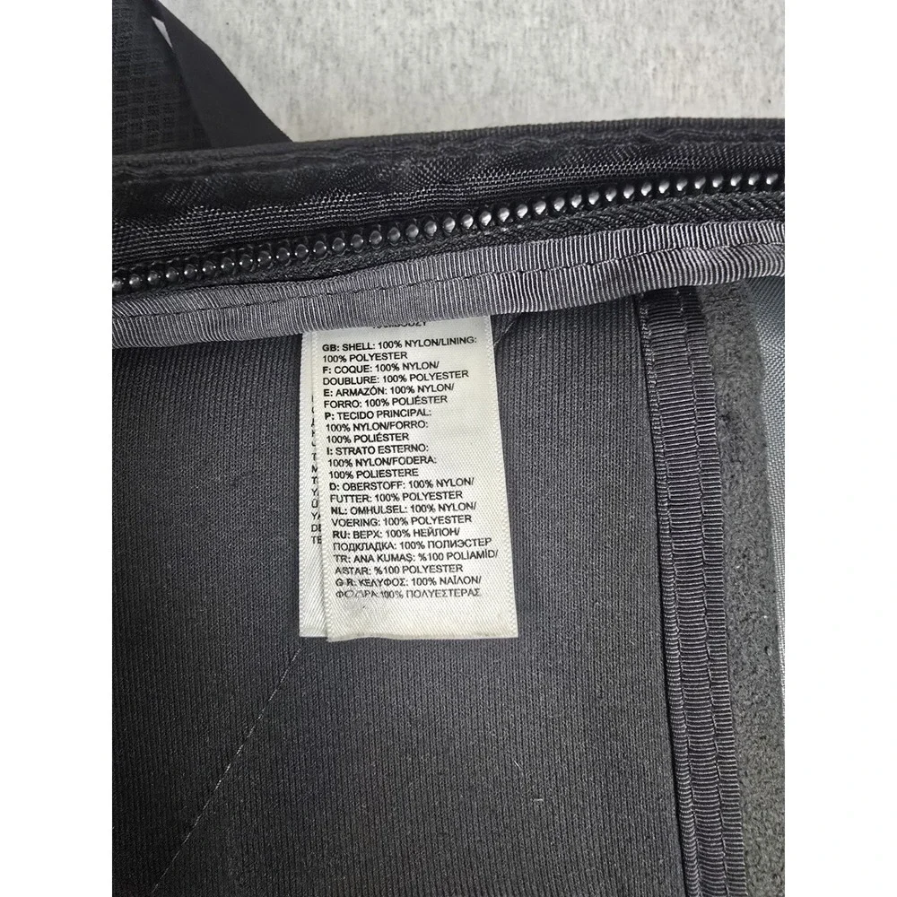The North Face Borealis Men's Backpack - Black 28-liter pack front‎ crisscross
